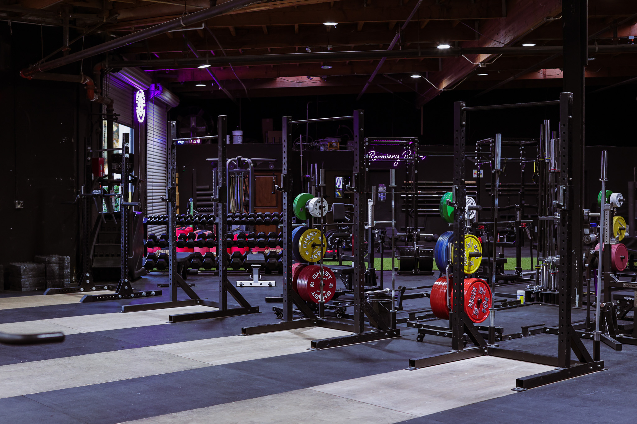 Competition combo racks and calibrated plates on the main floor